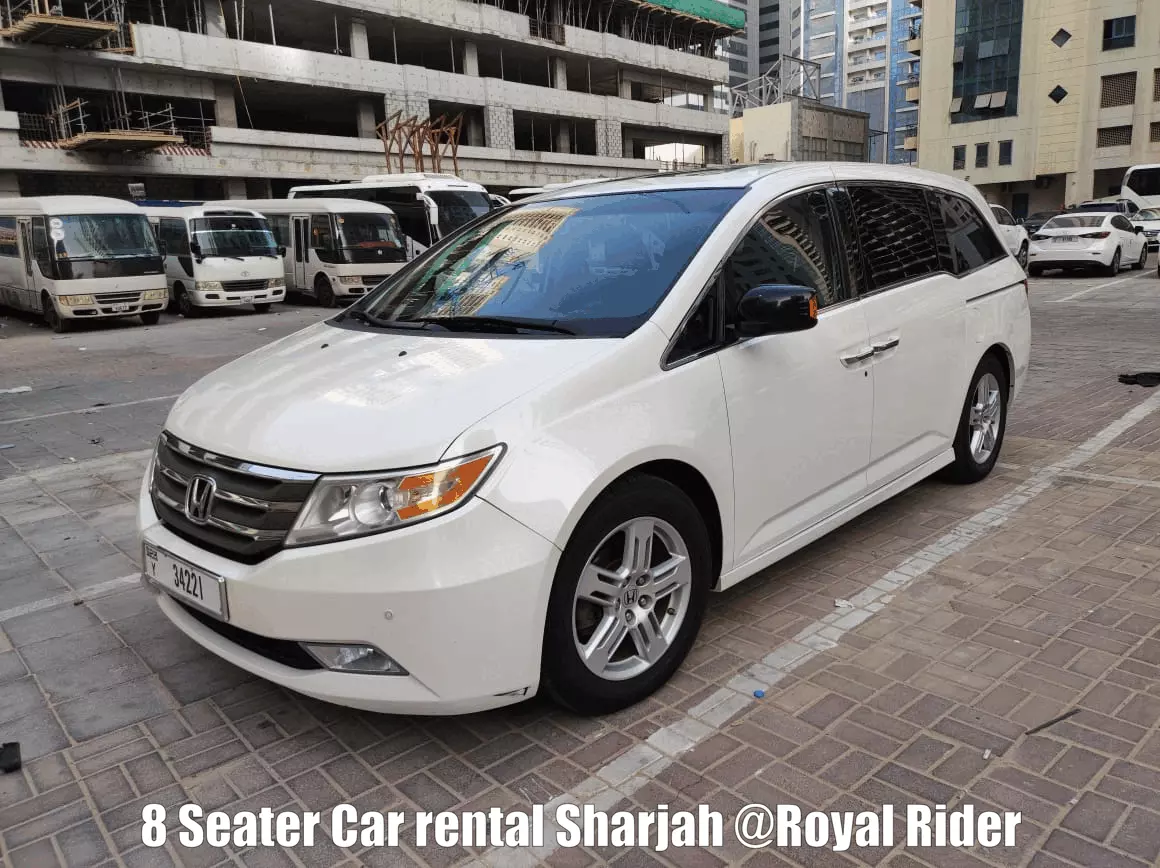 Fashion 8 seater minivan rental